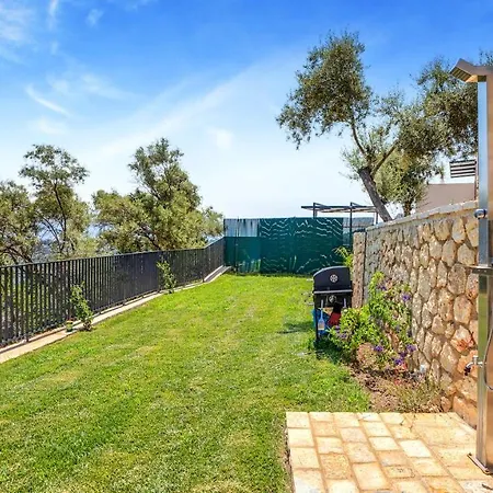 Ecstasy Luxury فيلة Apolpaina