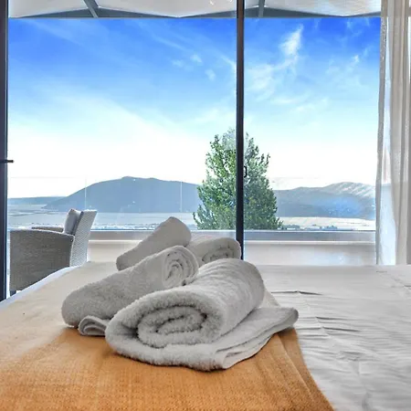 Ecstasy Luxury * Apolpaina