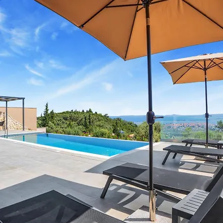 Ecstasy Luxury Apolpaina