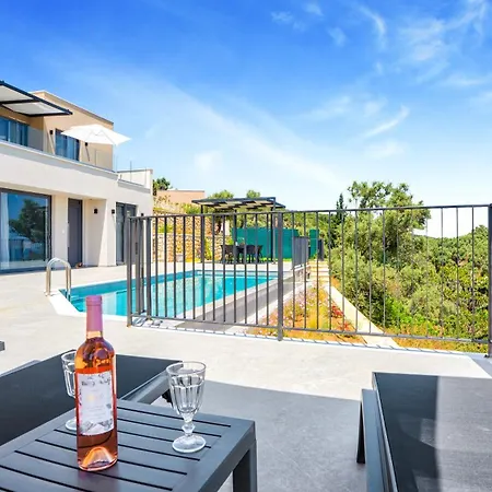 Ecstasy Luxury * Apolpaina