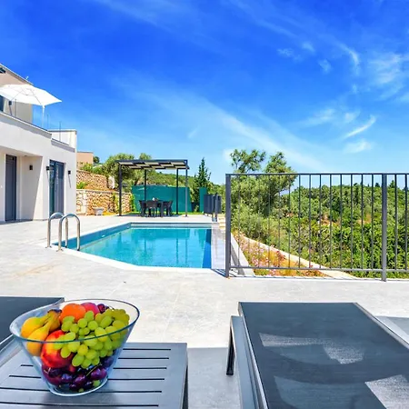 Ecstasy Luxury * Apolpaina